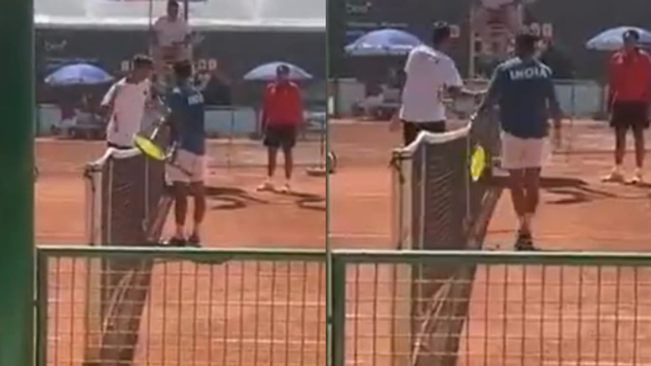 ഇന്ത്യയോട് തോറ്റതിന്റെ അരിശം തീരാതെ പാക് ടെന്നീസ് താരം, കൈ കൊടുക്കാനെത്തിയെ ഇന്ത്യൻ താരത്തെ അപമാനിച്ചു വീഡിയോ ഇന്ത്യയോട് തോറ്റതിന്റെ അരിശം തീരാതെ പാക് ടെന്നീസ് താരം, കൈ കൊടുക്കാനെത്തിയെ ഇന്ത്യൻ താരത്തെ അപമാനിച്ചു വീഡിയോ