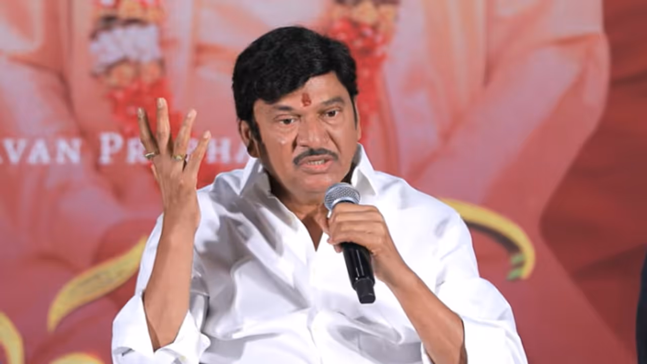 నవ్వులతో నటకిరీటిగా వెలుగుతున్న రాజేంద్రప్రసాద్ నవ్వులతో నటకిరీటిగా వెలుగుతున్న రాజేంద్రప్రసాద్