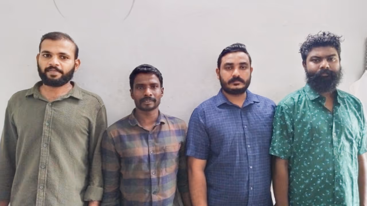 മുൻ വൈരാഗ്യം, ബൈക്ക് യാത്രികരെ കാറിൽ പിന്തുടർന്നെത്തി വധിക്കാൻ ശ്രമിച്ചു; ഒളിവിൽപോയ പ്രതികൾ അറസ്റ്റിൽ മുൻ വൈരാഗ്യം, ബൈക്ക് യാത്രികരെ കാറിൽ പിന്തുടർന്നെത്തി വധിക്കാൻ ശ്രമിച്ചു; ഒളിവിൽപോയ പ്രതികൾ അറസ്റ്റിൽ