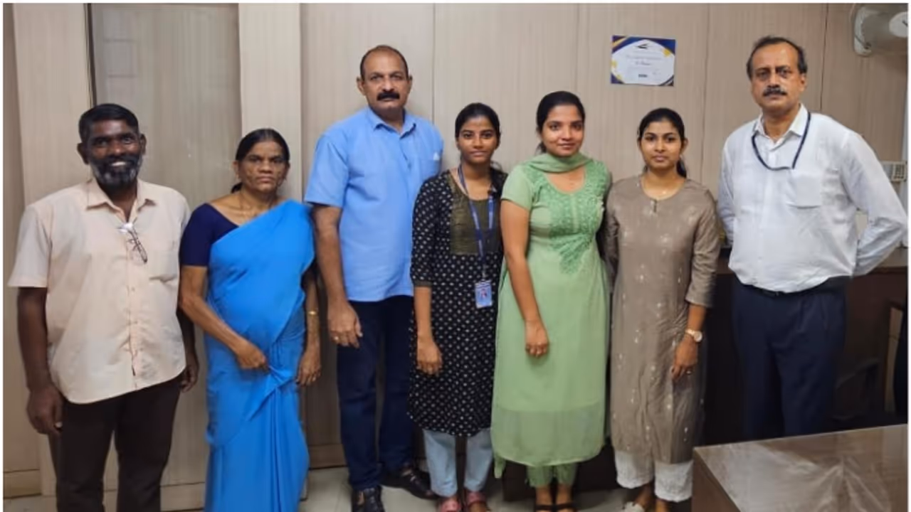 അക്കൗണ്ടിലെ പണമെല്ലാം ഉടൻ വേണം; ഫെഡറൽ ബാങ്കിലെത്തിയയാളുടെ പരിഭ്രമം കണ്ട് മാനേജർക്ക് തോന്നിയ സംശയം തുണയായി അക്കൗണ്ടിലെ പണമെല്ലാം ഉടൻ വേണം; ഫെഡറൽ ബാങ്കിലെത്തിയയാളുടെ പരിഭ്രമം കണ്ട് മാനേജർക്ക് തോന്നിയ സംശയം തുണയായി