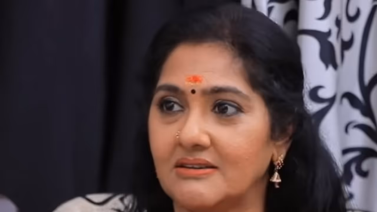 ആദ്യ വിവാഹം ഡിവോഴ്സ്, രണ്ടാമത്തെ ഭർത്താവ് മരിച്ചു, അഞ്ച് വർഷമായി ലിവ് ഇൻ റിലേഷനിൽ: അഞ്ജു അരവിന്ദ് ആദ്യ വിവാഹം ഡിവോഴ്സ്, രണ്ടാമത്തെ ഭർത്താവ് മരിച്ചു, അഞ്ച് വർഷമായി ലിവ് ഇൻ റിലേഷനിൽ: അഞ്ജു അരവിന്ദ്