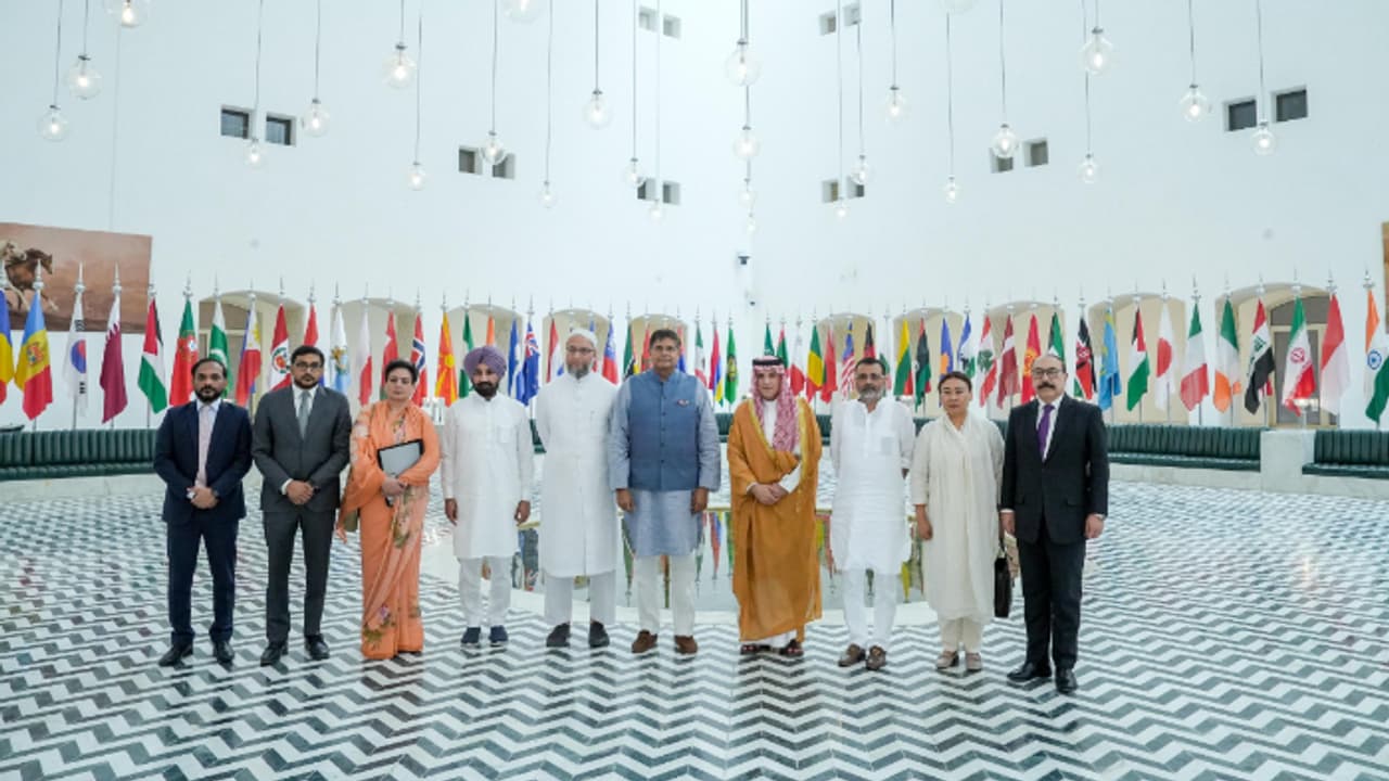 ഓപ്പറേഷൻ സിന്ദൂർ; ഇന്ത്യൻ പ്രതിനിധി സംഘത്തിന്റെ സൗദി ദൗത്യം ഇന്ന് പൂർത്തിയാവും ഓപ്പറേഷൻ സിന്ദൂർ; ഇന്ത്യൻ പ്രതിനിധി സംഘത്തിന്റെ സൗദി ദൗത്യം ഇന്ന് പൂർത്തിയാവും