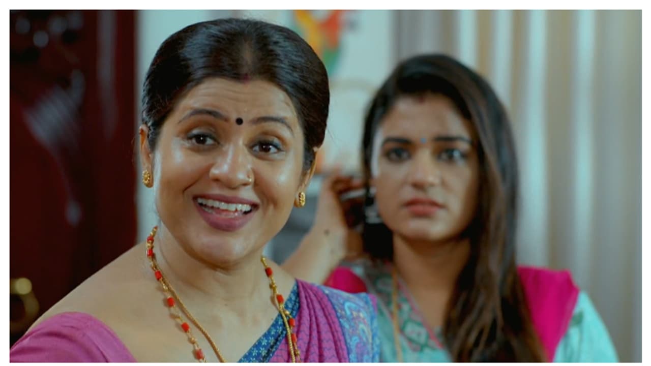 ശ്രുതി ഗർഭിണിയോ? ആഘോഷിച്ച് ചന്ദ്ര ചെമ്പനീർ പൂവ് സീരിയൽ റിവ്യൂ