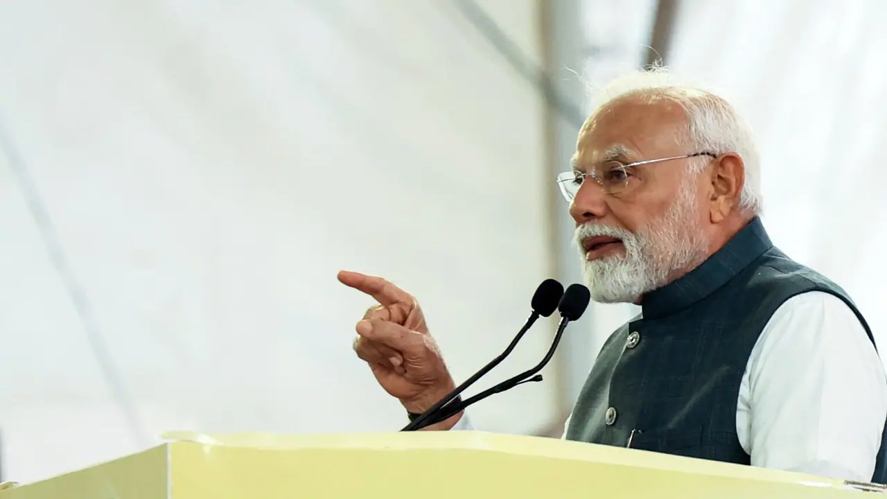 PM Modi lays the foundation stone of CGD Project of worth Rs 1010 crore