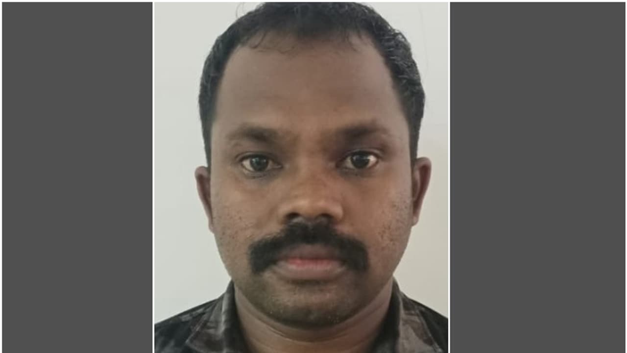 തൃശൂരിൽ കെട്ടിട നിര്മ്മാണ സ്ഥാപനത്തിലെ 7 ലക്ഷം രൂപയും ബൈക്കുമായി മുങ്ങി; കളക്ഷന് ഏജന്റ് പിടിയിൽ തൃശൂരിൽ കെട്ടിട നിര്മ്മാണ സ്ഥാപനത്തിലെ 7 ലക്ഷം രൂപയും ബൈക്കുമായി മുങ്ങി; കളക്ഷന് ഏജന്റ് പിടിയിൽ