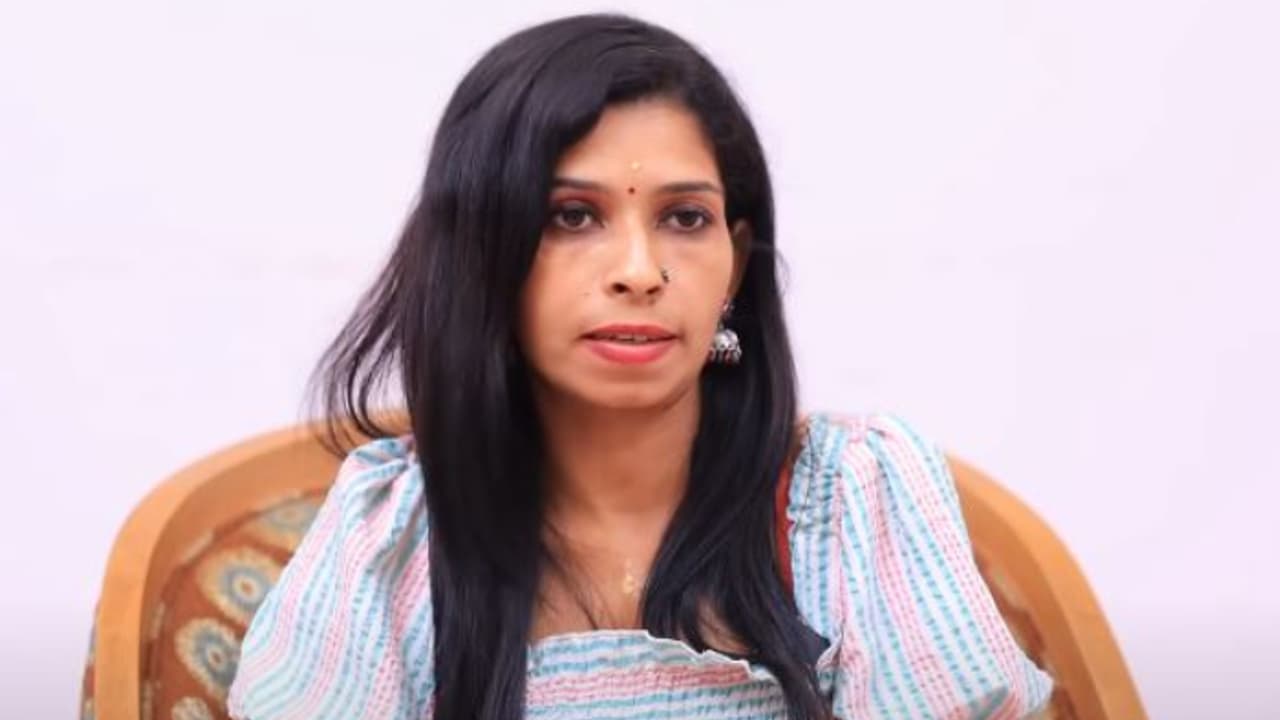 'സുധിച്ചേട്ടന്‍റെയും ചേട്ടന്‍റെ ആദ്യഭാര്യയുടെയും ആത്മാവിനു വേണ്ടി പ്രാർത്ഥിക്കാറുണ്ട്'; രേണു സുധി പറയുന്നു