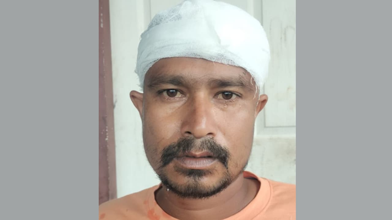 ഇരുട്ടിലാക്കി, വാതില്‍ കുത്തിത്തുറന്നു, മുറിയിലാകെ ചോര;മദ്യത്തിന്‍റെ പേരിലുള്ള തർക്കത്തിൽ യുവാവിനെ ആക്രമിച്ചു