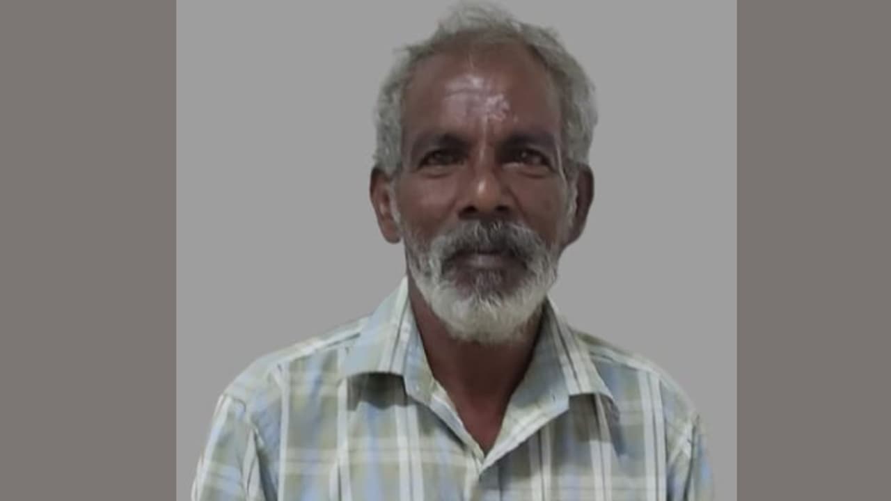 കാച്ചിൽ നൽകാമെന്ന് പറഞ്ഞ് അയൽവാസിയായ ആൺകുട്ടിയെ വീട്ടിൽ വിളിച്ചുവരുത്തി ക്രൂരത; 65കാരന് 4 വർഷം തടവ് കാച്ചിൽ നൽകാമെന്ന് പറഞ്ഞ് അയൽവാസിയായ ആൺകുട്ടിയെ വീട്ടിൽ വിളിച്ചുവരുത്തി ക്രൂരത; 65കാരന് 4 വർഷം തടവ്