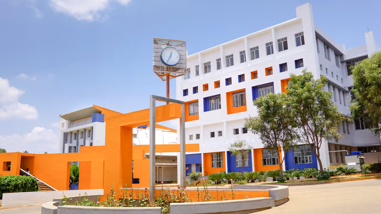 ആചാര്യ: വിദ്യാർത്ഥികൾക്ക് ഒരുങ്ങാം അക്കാദമിക് മികവിനും തൊഴിൽമേഖലയിലെ വിജയത്തിനും ആചാര്യ: വിദ്യാർത്ഥികൾക്ക് ഒരുങ്ങാം അക്കാദമിക് മികവിനും തൊഴിൽമേഖലയിലെ വിജയത്തിനും