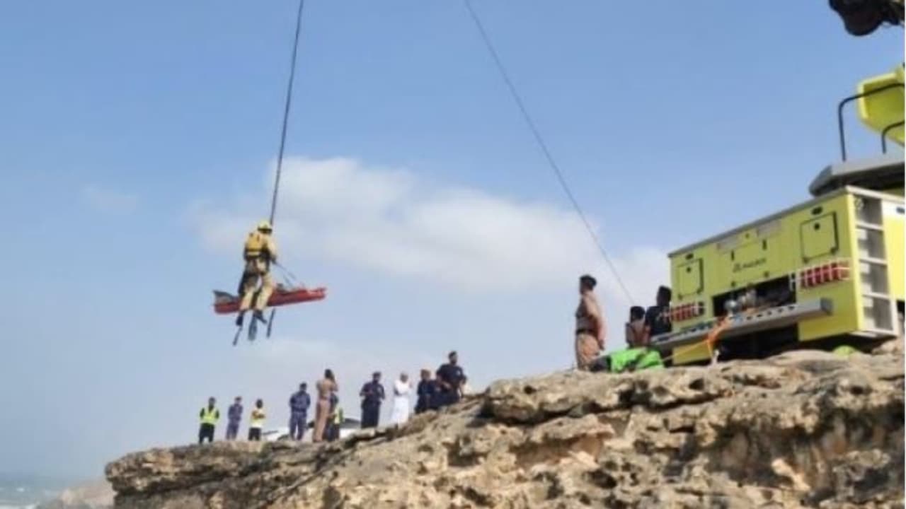 നീണ്ട നാല് ദിവസത്തെ തിരച്ചിൽ, ഒമാൻ കടലിൽ കാണാതായ മത്സ്യത്തൊഴിലാളിയുടെ മൃതദേഹം കണ്ടെത്തി നീണ്ട നാല് ദിവസത്തെ തിരച്ചിൽ, ഒമാൻ കടലിൽ കാണാതായ മത്സ്യത്തൊഴിലാളിയുടെ മൃതദേഹം കണ്ടെത്തി