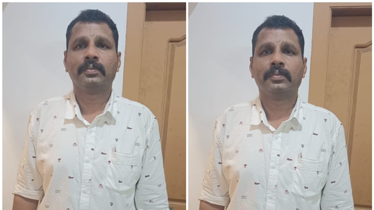 തമ്പാനൂർ കെഎസ്ആർടിസി ബസ് സ്റ്റാൻഡിൽ വ്യാജ ബോംബ് ഭീഷണി സന്ദേശം അയച്ച ആൾ പിടിയിൽ തമ്പാനൂർ കെഎസ്ആർടിസി ബസ് സ്റ്റാൻഡിൽ വ്യാജ ബോംബ് ഭീഷണി സന്ദേശം അയച്ച ആൾ പിടിയിൽ