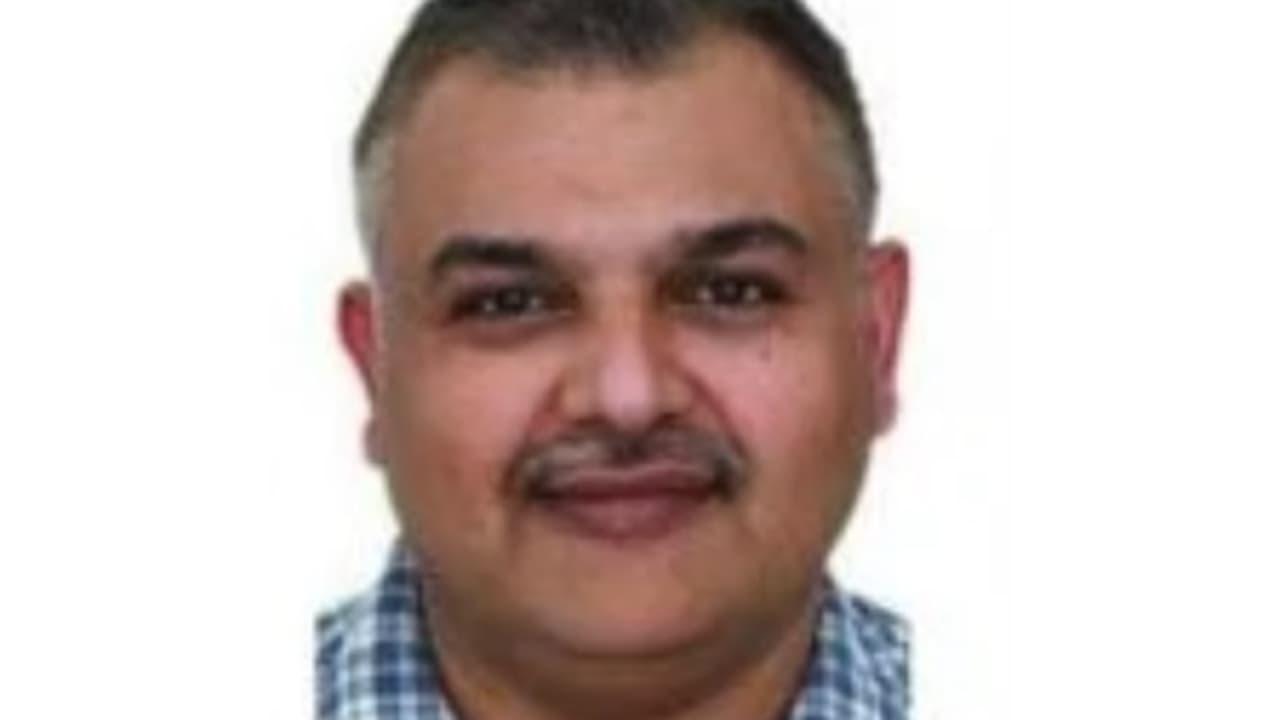 വൈകുന്നേരം താമസ സ്ഥലത്തുനിന്ന് നടക്കാനിറങ്ങിയ ക്യാപ്റ്റന്‍ റോഡരികിൽ മരിച്ച നിലയില്‍