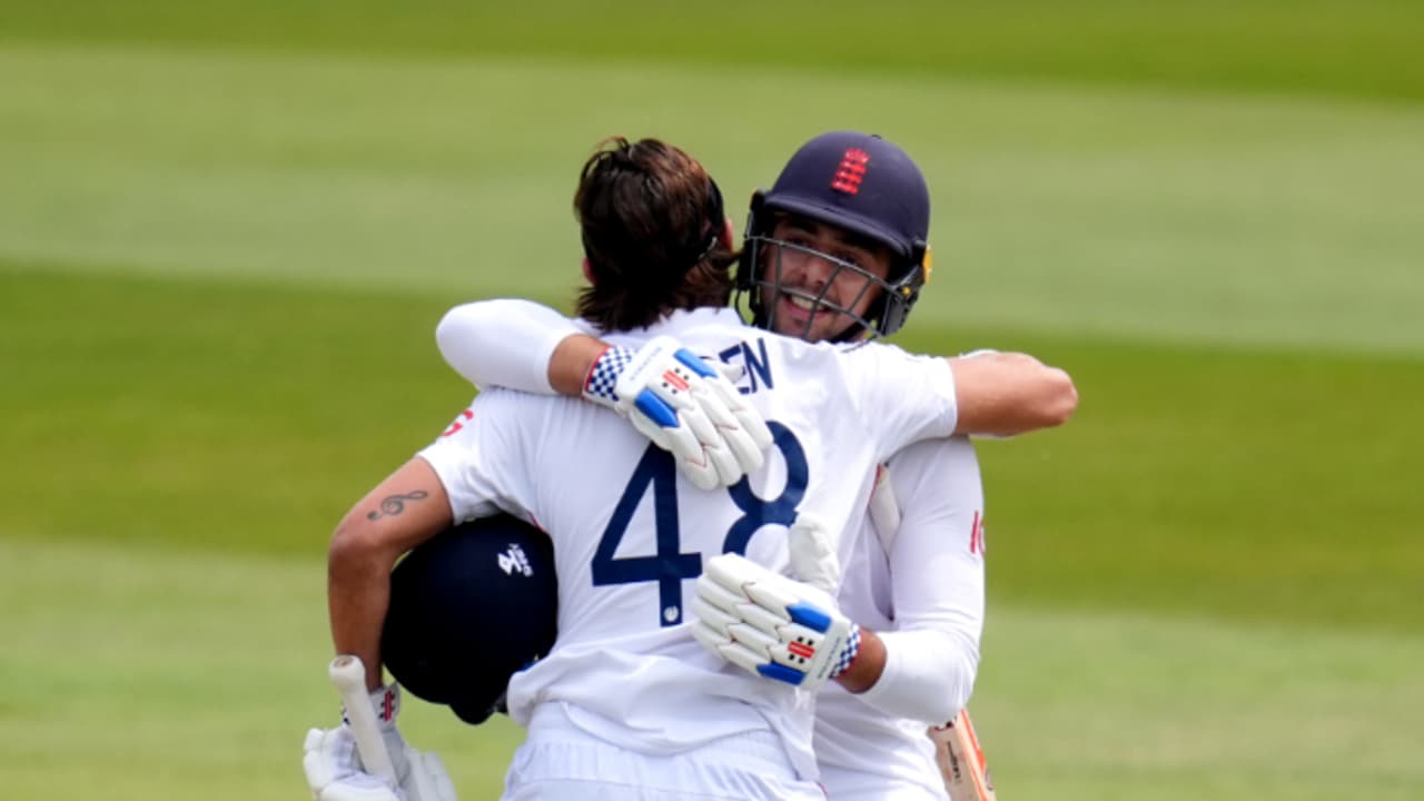 ഇംഗ്ലണ്ടില് സിംഹഗര്ജ്ജനം, ഇന്ത്യ എയെ വലച്ച് ഇംഗ്ലണ്ട് ലയണ്സിന്റെ പ്രത്യാക്രമണം, രണ്ട് പേര്ക്ക് സെഞ്ചുറി ഇംഗ്ലണ്ടില് സിംഹഗര്ജ്ജനം, ഇന്ത്യ എയെ വലച്ച് ഇംഗ്ലണ്ട് ലയണ്സിന്റെ പ്രത്യാക്രമണം, രണ്ട് പേര്ക്ക് സെഞ്ചുറി