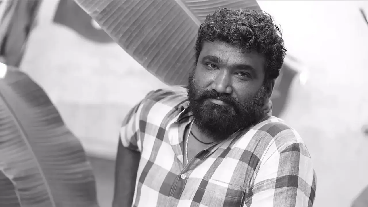 സംവിധായകന് വിക്രം സുഗുമാരൻ ഹൃദയാഘാതത്തെ തുടർന്ന് അന്തരിച്ചു സംവിധായകന് വിക്രം സുഗുമാരൻ ഹൃദയാഘാതത്തെ തുടർന്ന് അന്തരിച്ചു