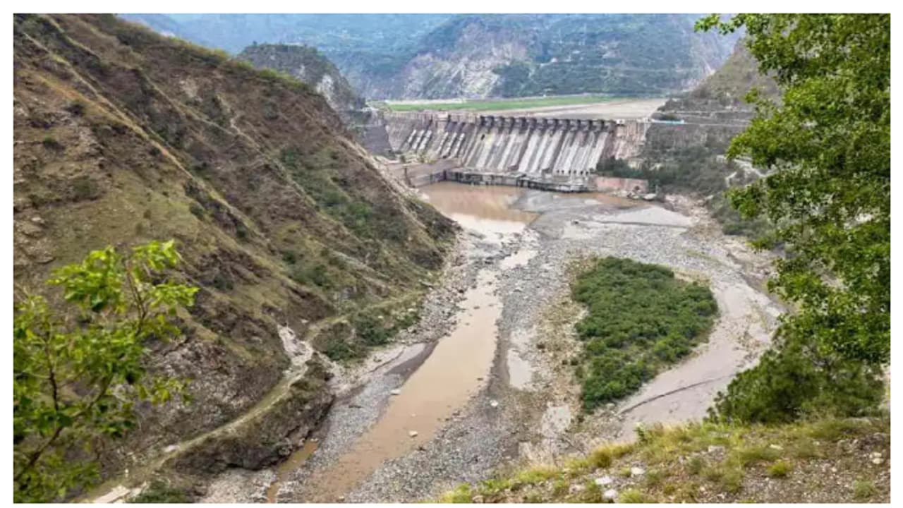 സിന്ധു നദീജലക്കരാർ റദ്ദാക്കിയത് പാകിസ്ഥാനെ വലയ്ക്കുന്നു; ഭീമൻ ഡാമുകളിൽ വെള്ളമില്ല, കൃഷി നശിക്കുമെന്ന് ആശങ്ക സിന്ധു നദീജലക്കരാർ റദ്ദാക്കിയത് പാകിസ്ഥാനെ വലയ്ക്കുന്നു; ഭീമൻ ഡാമുകളിൽ വെള്ളമില്ല, കൃഷി നശിക്കുമെന്ന് ആശങ്ക
