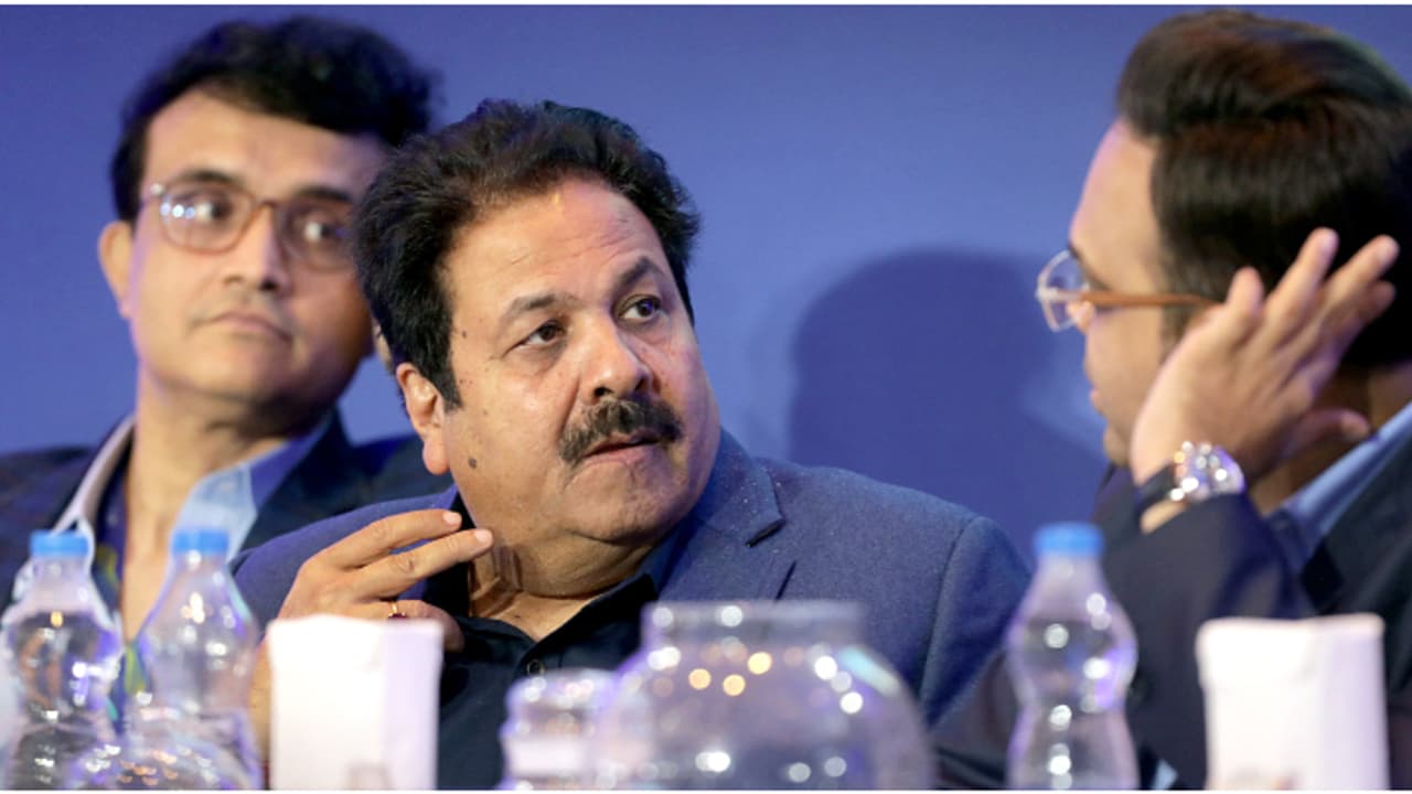 റോജര് ബിന്നി സ്ഥാനമൊഴിയുന്നു; രാജീവ് ശുക്ല ബിസിസിഐ ഇടക്കാല പ്രസിഡന്റ് ആയേക്കുമെന്ന് സൂചന റോജര് ബിന്നി സ്ഥാനമൊഴിയുന്നു; രാജീവ് ശുക്ല ബിസിസിഐ ഇടക്കാല പ്രസിഡന്റ് ആയേക്കുമെന്ന് സൂചന