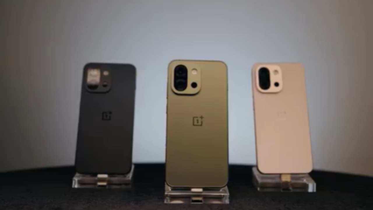 കരുത്തുറ്റ കോംപാക്റ്റ് ഫ്ലാഗ്ഷിപ്പ്; വണ്‍പ്ലസ് 13എസ് ലോഞ്ച് വ്യാഴാഴ്‌ച, ഡിസൈനും ഫീച്ചറുകളും 