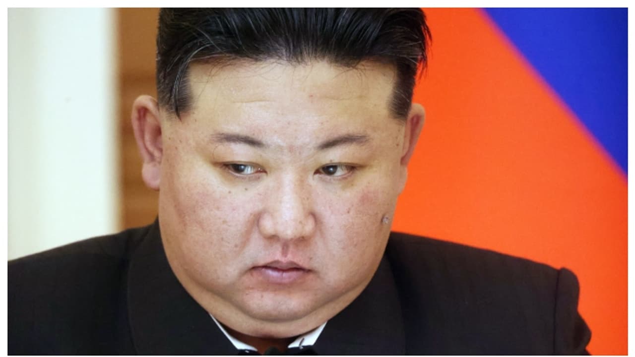 ഓരോ അഞ്ച് മിനിറ്റിലും ഓട്ടോമാറ്റിക്കായി സ്ക്രീൻഷോട്ട് എടുക്കും; ഫോൺ പരിശോധിക്കുന്ന ഉത്തര കൊറിയൻ രീതി