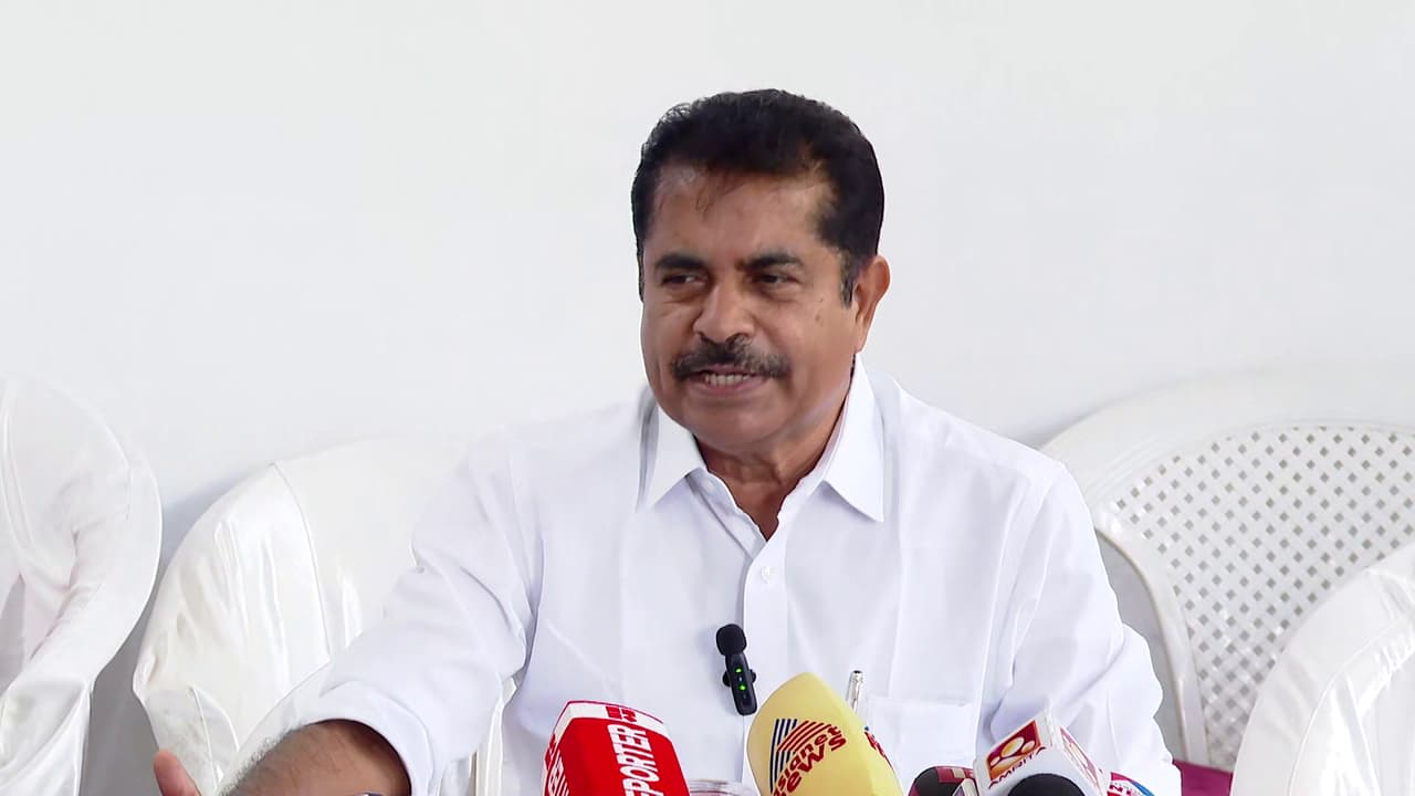 നിലമ്പൂരിൽ നാളെ മുതൽ അബ്ബാസ് അലി തങ്ങൾ പ്രചാരണത്തിനുണ്ടാവുമെന്ന് യുഡ‍ിഎഫ് കൺവീനർ; 'അൻവർ അടഞ്ഞ അധ്യായം'