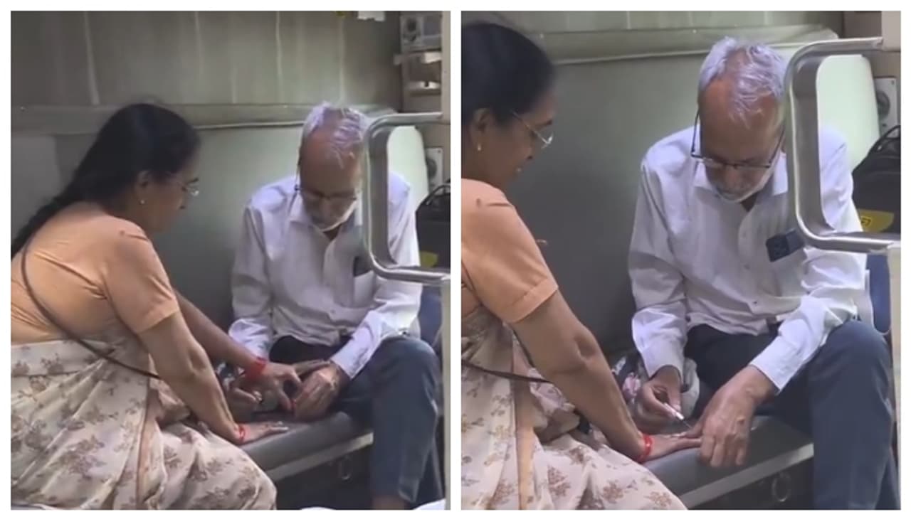 എത്രമേല്‍ മനോഹരം; ട്രെയിനിൽ വച്ച് ഭാര്യയുടെ വിരലുകളിൽ നെയിൽ പോളിഷ് ഇടുന്ന വൃദ്ധന്‍റെ വീഡിയോ വൈറൽ