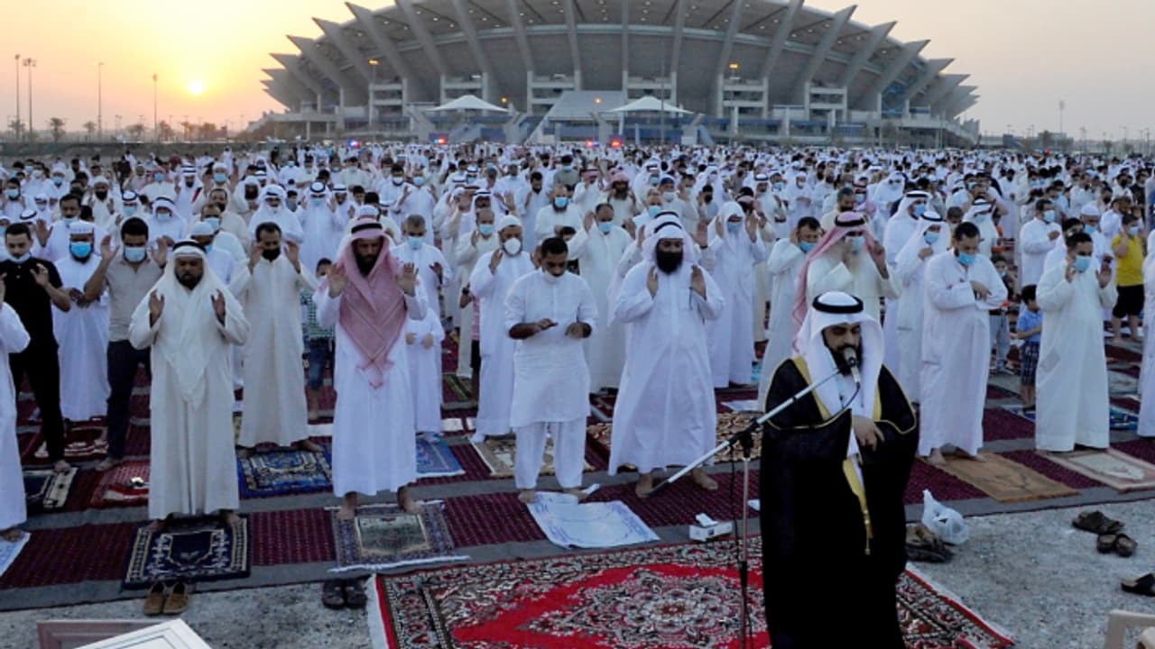 കുവൈത്തിൽ ഈദ് നമസ്കാരം വെള്ളിയാഴ്ച പുലർച്ചെ 5:03ന് കുവൈത്തിൽ ഈദ് നമസ്കാരം വെള്ളിയാഴ്ച പുലർച്ചെ 5:03ന്