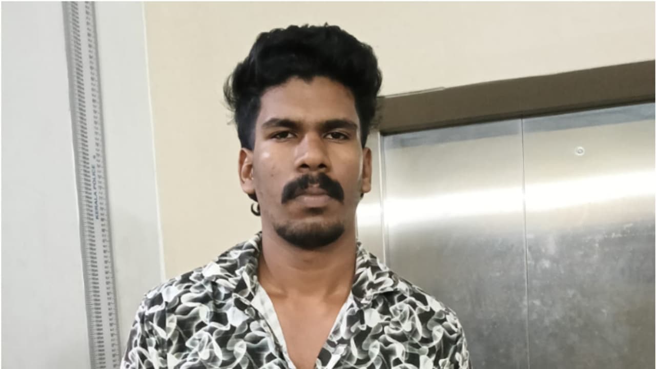 കരമനയിൽ ജ്യൂസ് കടയുടെ സൈഡായി ബിസിനസ്, പ്ലാനിട്ട് കഴിഞ്ഞപ്പോഴേക്കും രത്തനെ പിടികൂടി, 'പാർട്ണറും' അറസ്റ്റിൽ കരമനയിൽ ജ്യൂസ് കടയുടെ സൈഡായി ബിസിനസ്, പ്ലാനിട്ട് കഴിഞ്ഞപ്പോഴേക്കും രത്തനെ പിടികൂടി, 'പാർട്ണറും' അറസ്റ്റിൽ