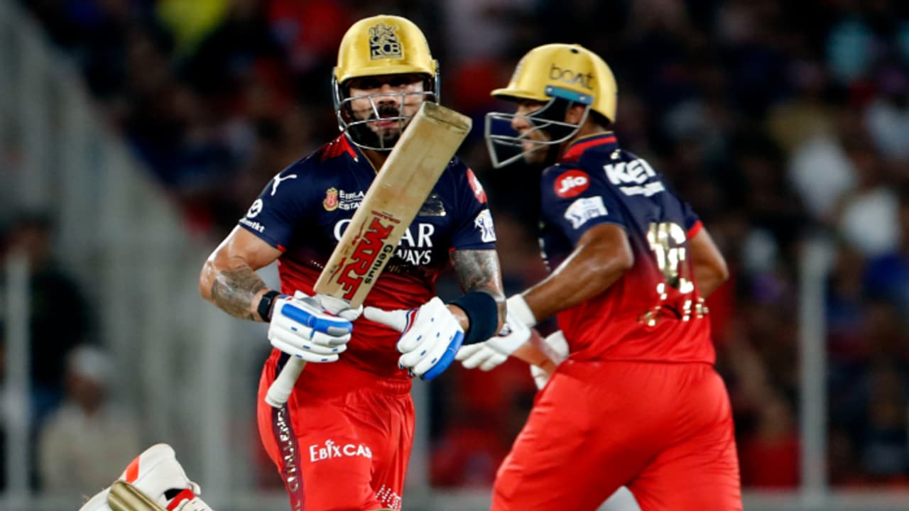 ബാറ്റിംഗിനിടെ വിരാട് കോലി ചെയ്ത വലിയ പിഴവിനെതിരെ കണ്ണടച്ചു, അമ്പയർക്കെതിരെ വിമര്ശനവുമായി ഗവാസ്കര് ബാറ്റിംഗിനിടെ വിരാട് കോലി ചെയ്ത വലിയ പിഴവിനെതിരെ കണ്ണടച്ചു, അമ്പയർക്കെതിരെ വിമര്ശനവുമായി ഗവാസ്കര്