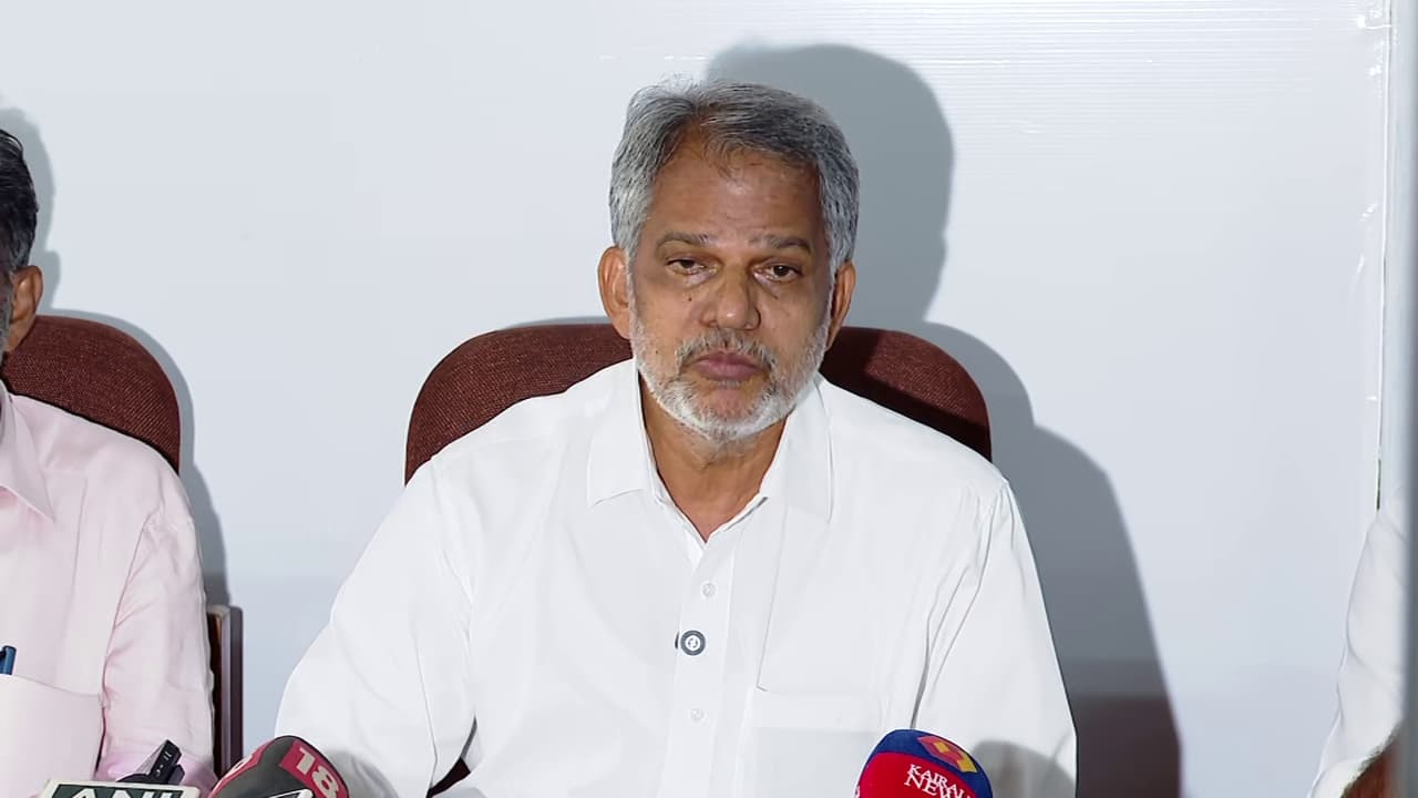 'മലപ്പുറം ജില്ലക്കെതിരെ കോൺഗ്രസ് നിലപാടെടുത്തത് ന്യൂനപക്ഷം ഭൂരിപക്ഷമായത് കൊണ്ട്'; വിമർശിച്ച് എ വിജയരാഘവൻ