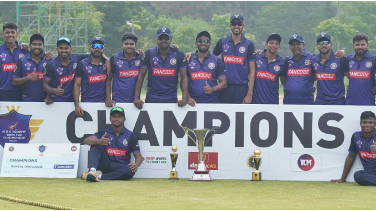 കെസിഎ എൻ.എസ്.കെ ട്വൻ്റി 20; എറണാകുളം ചാമ്പ്യൻമാർ, കംബൈൻഡ് ഡിസ്ട്രിക്ട്സിനെ 9 വിക്കറ്റിന് തകര്ത്തു കെസിഎ എൻ.എസ്.കെ ട്വൻ്റി 20; എറണാകുളം ചാമ്പ്യൻമാർ, കംബൈൻഡ് ഡിസ്ട്രിക്ട്സിനെ 9 വിക്കറ്റിന് തകര്ത്തു