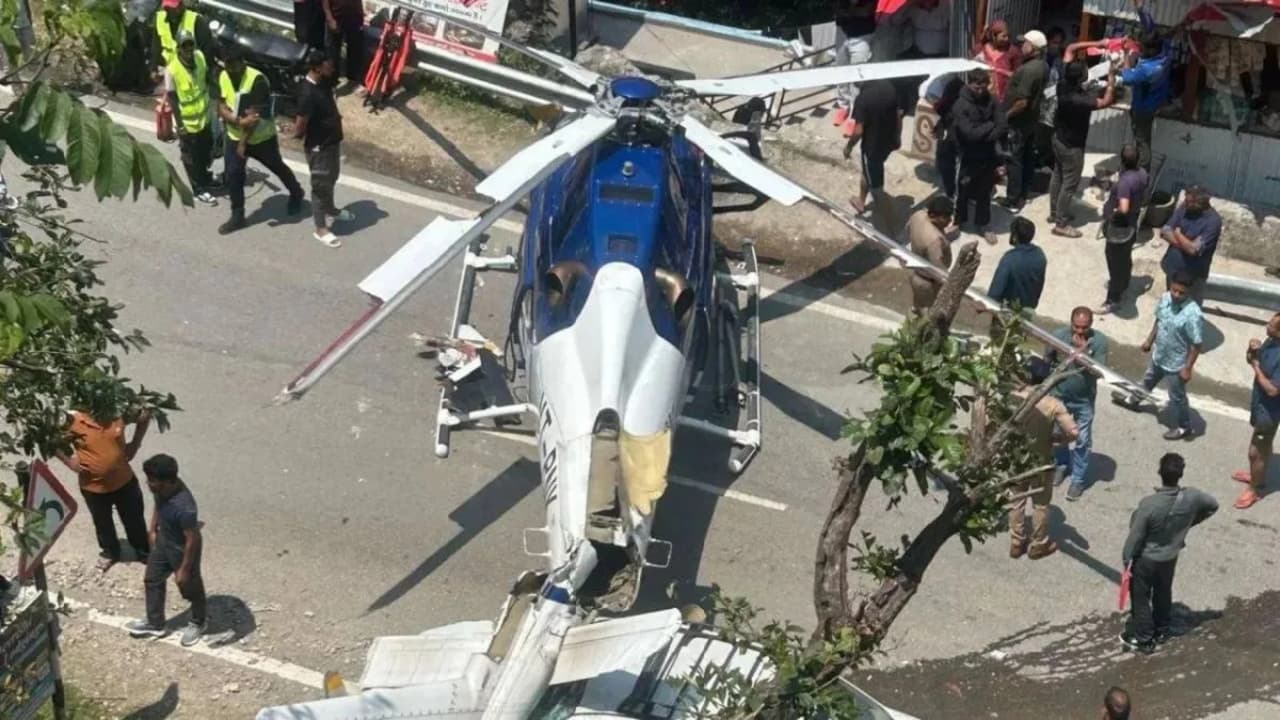 rudraprayag helicopter emergency landing technical failure viral video rudraprayag helicopter emergency landing technical failure viral video