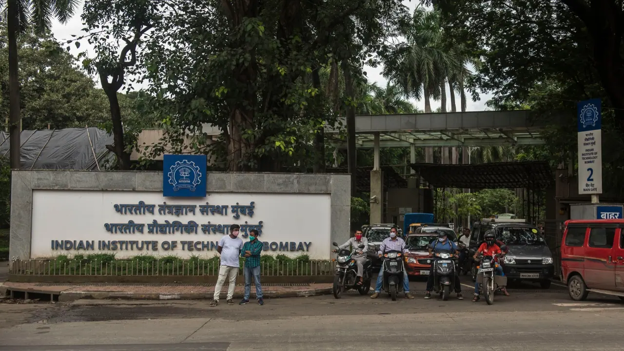 IIT Bombay btech seats courses placement 