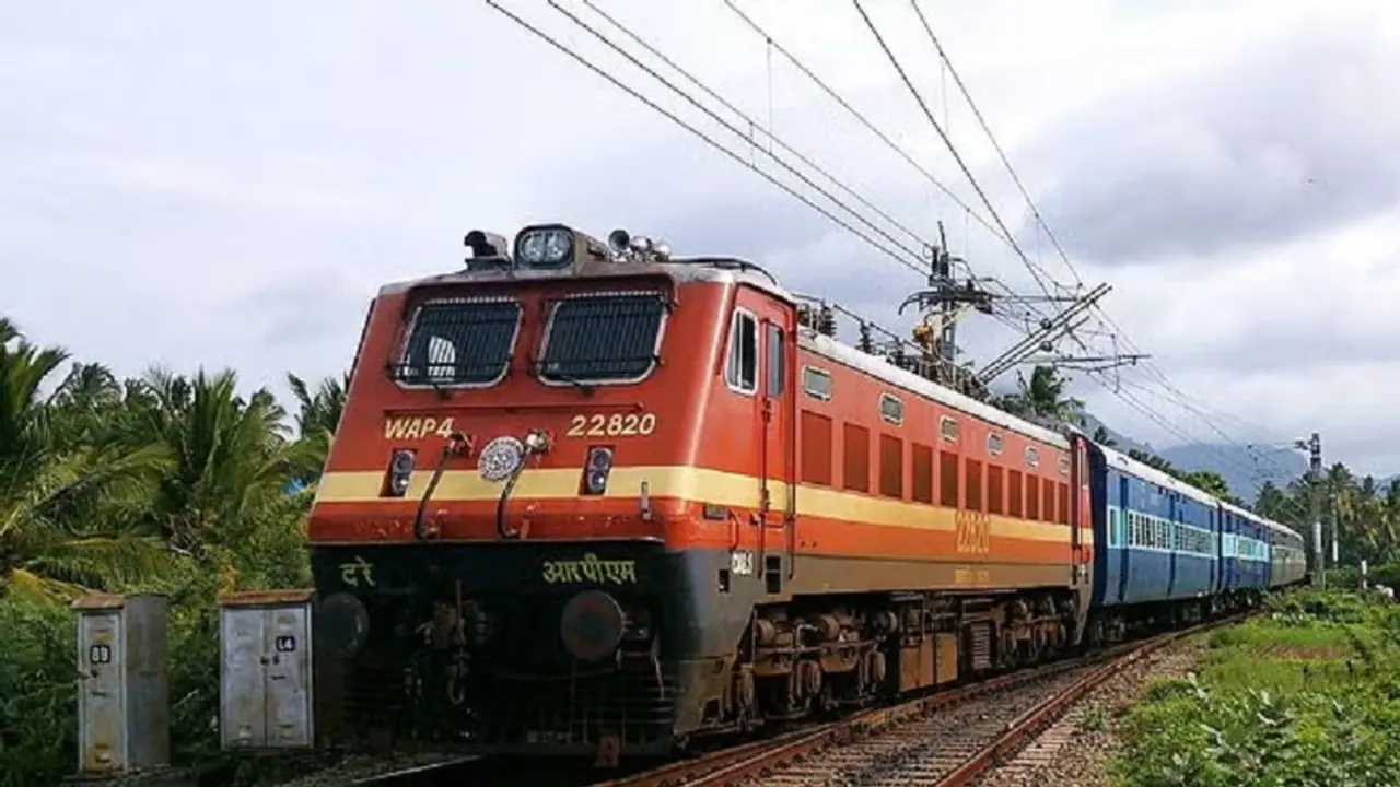 జూలై 1 నుంచి తత్కాల్ టికెట్లకు ఆధార్ తప్పనిసరి