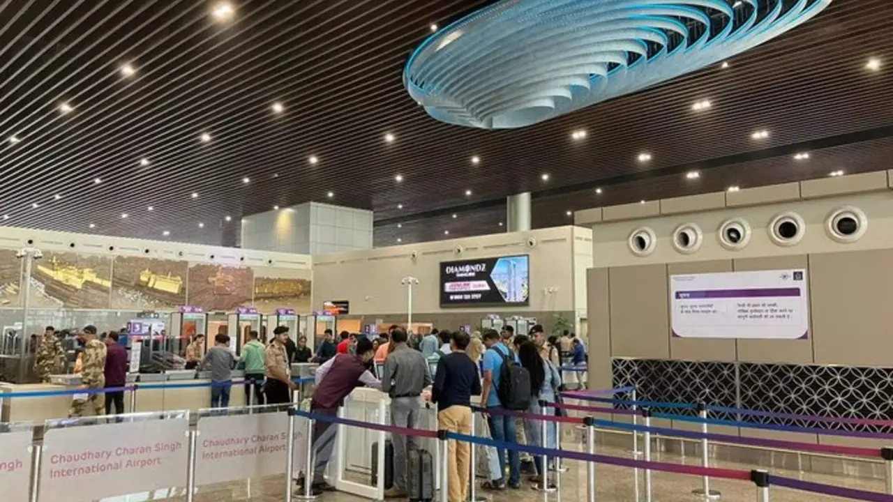 Delhi Airport Runway Closure 2025