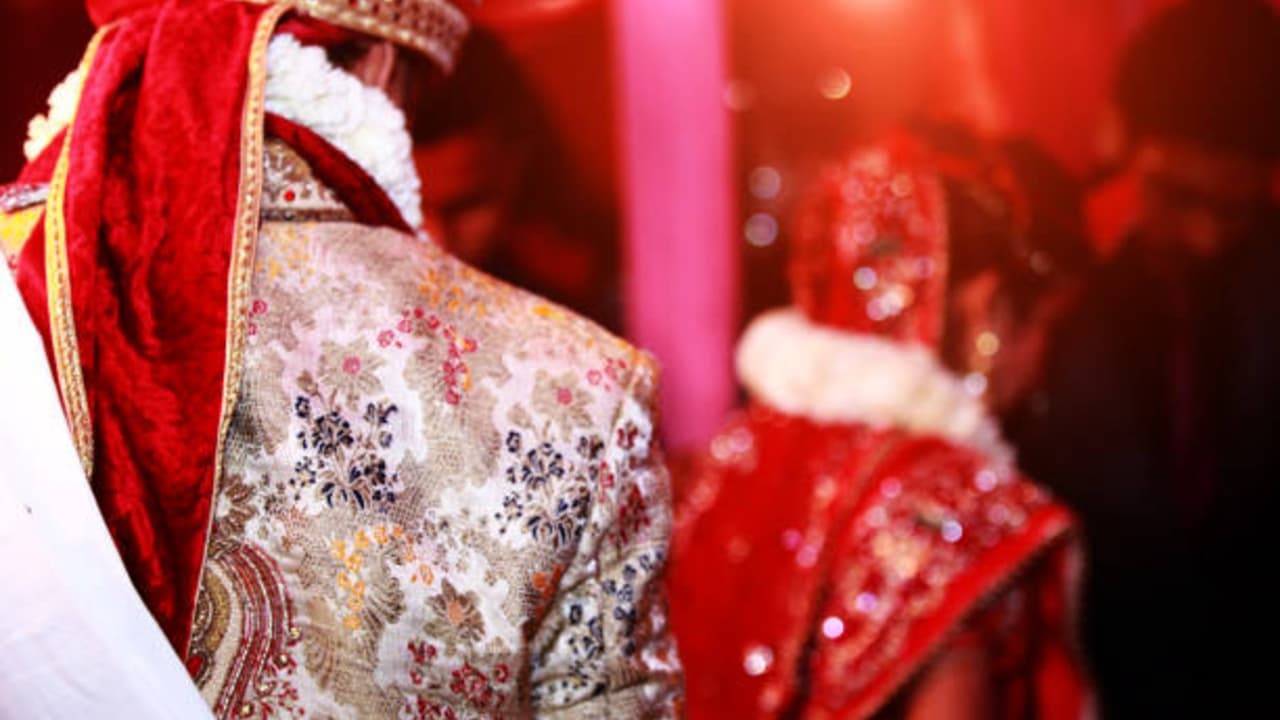 bride left the groom and ran away with her lover bride left the groom and ran away with her lover