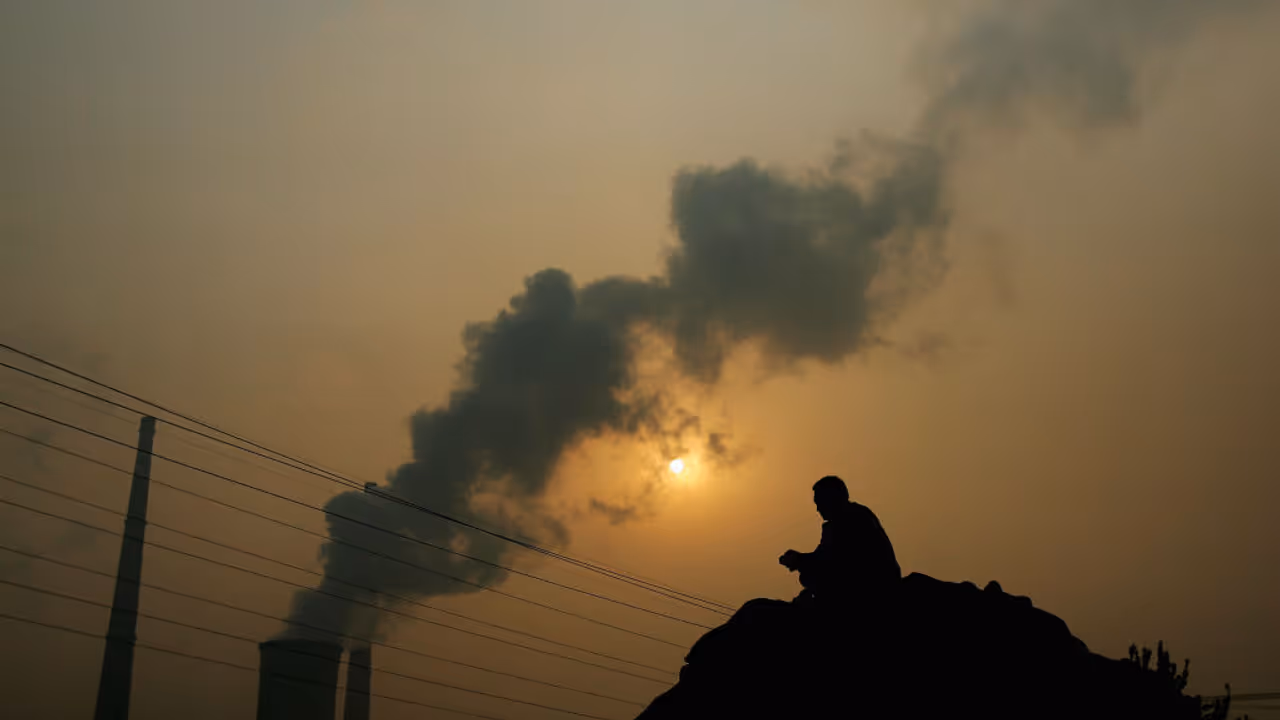 Even low levels of air pollution may quietly 'damage' your heart