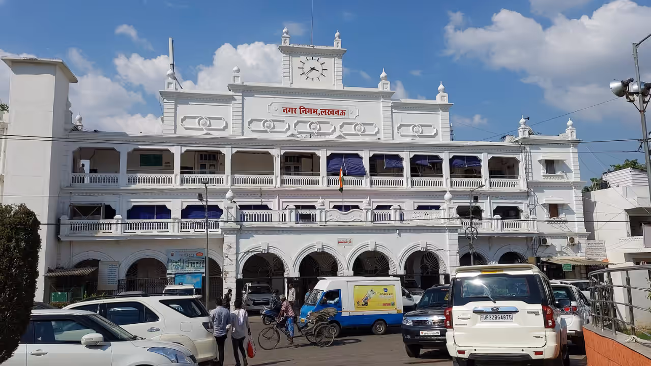 lucknow nagar nigam action against public littering