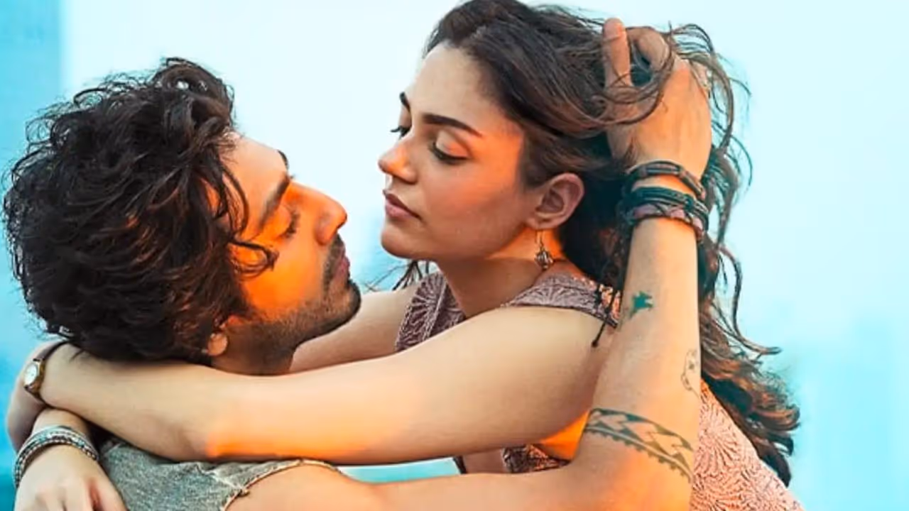 saiyaara actor ahaan panday net worth income and bollywood career