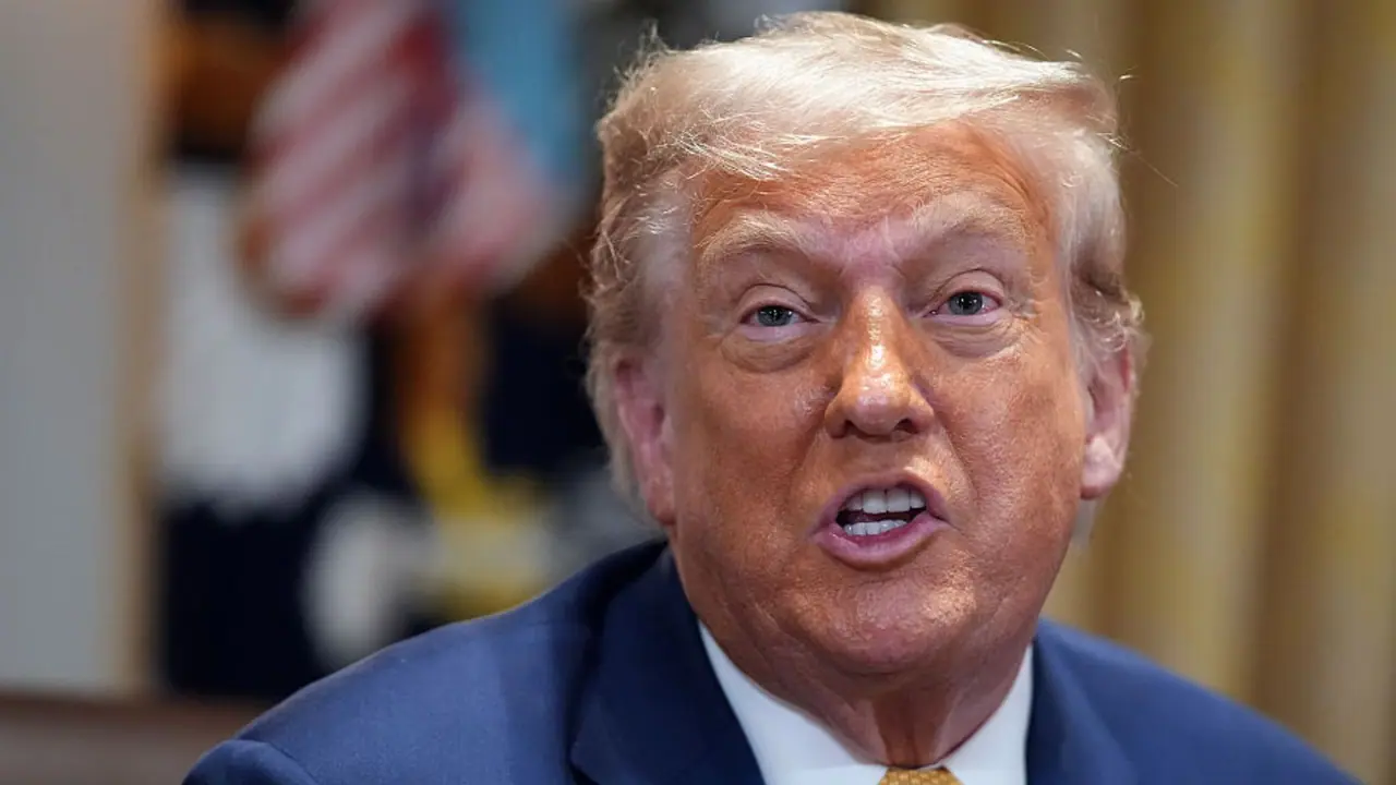 Trump Threatens Cambodia and Thailand Stop War or No Trade