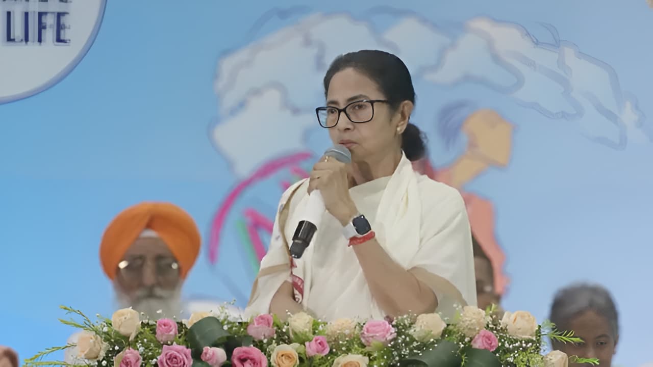 নেতাজি ইন্ডোরে বড় ঘোষণা নেতাজি ইন্ডোরে বড় ঘোষণা