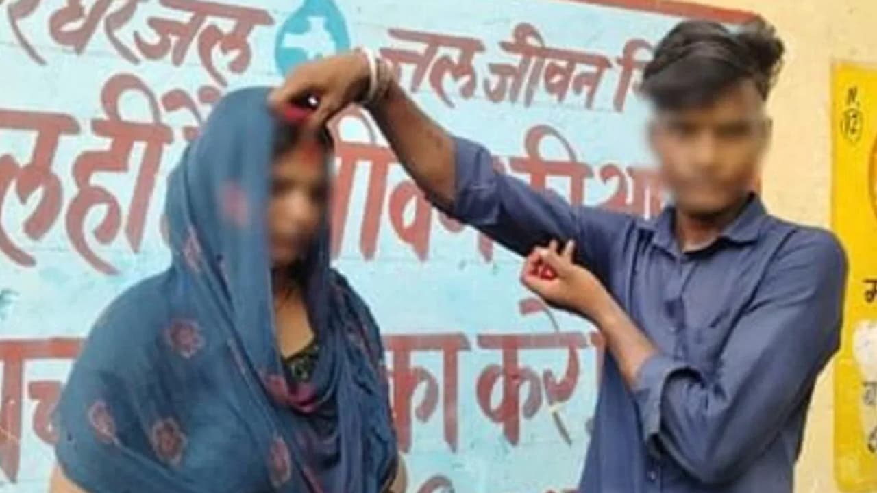 husband marries wife to her lover shahjahanpur news