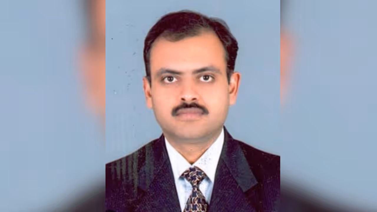 district judge ashish garg dies after heart attack post hernia surgery district judge ashish garg dies after heart attack post hernia surgery