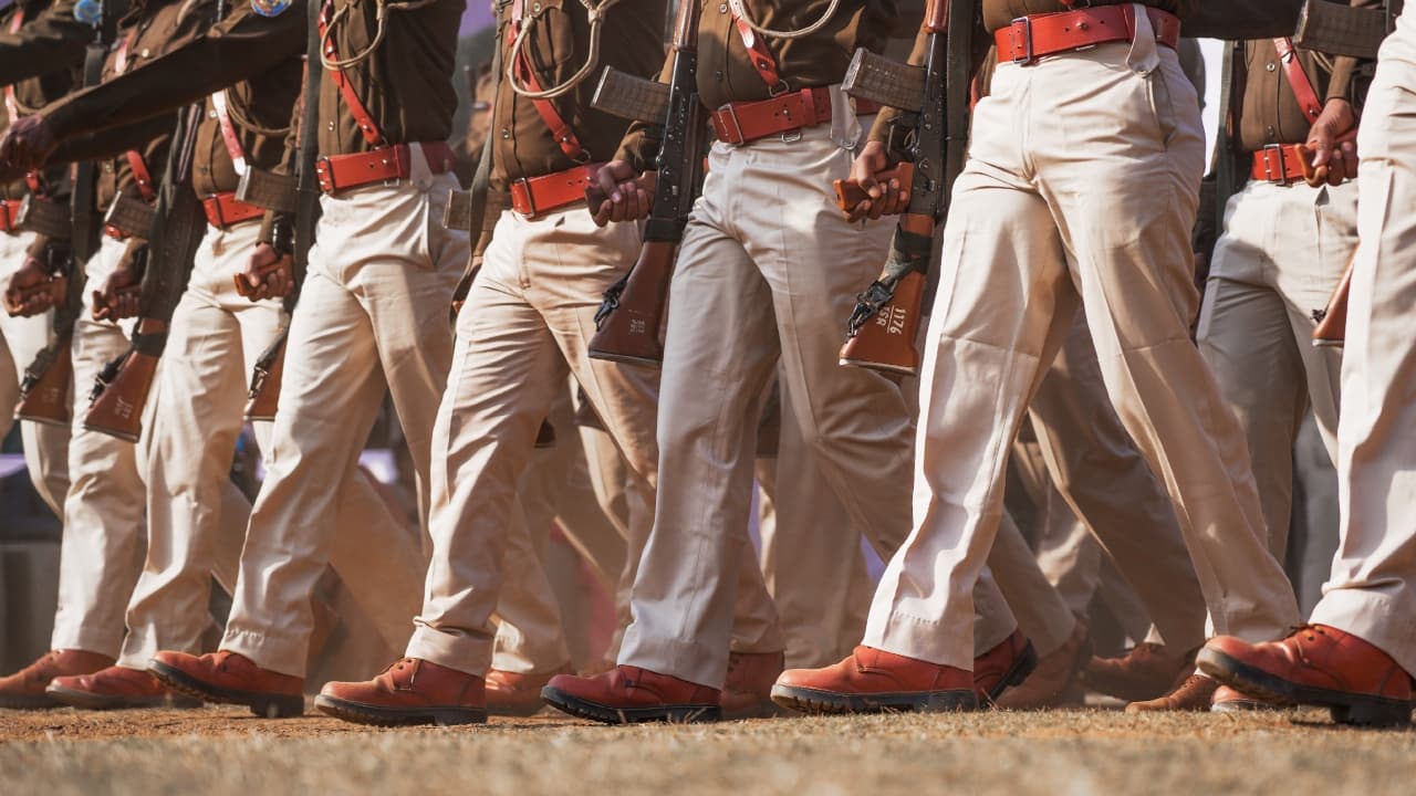 varanasi police igrs complaints action 25 inspectors