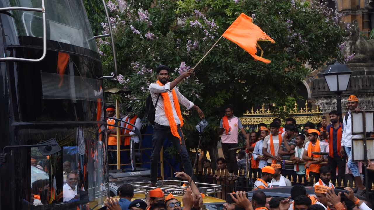 Manoj Jarange protesting in Mumbai Manoj Jarange protesting in Mumbai