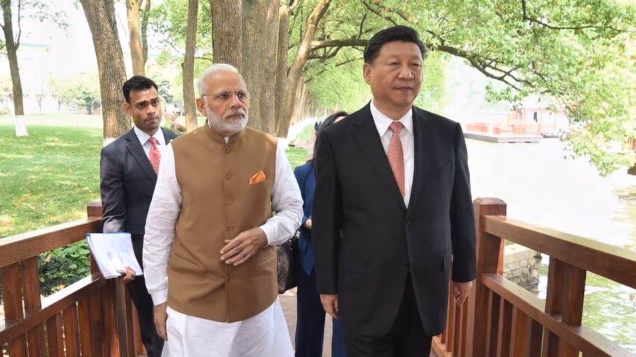 Modi invites Xi Jinping to visit India
