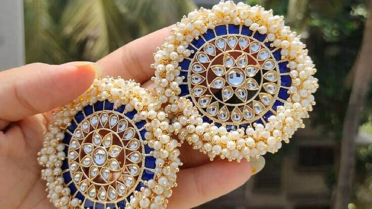 Wear earring designs made from pearls Wear earring designs made from pearls