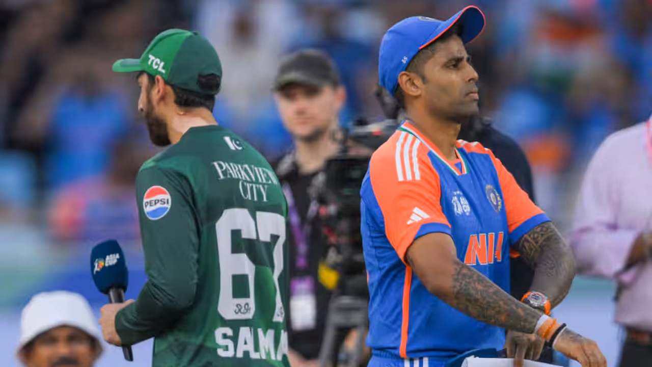 India refused handshake with Pakistan