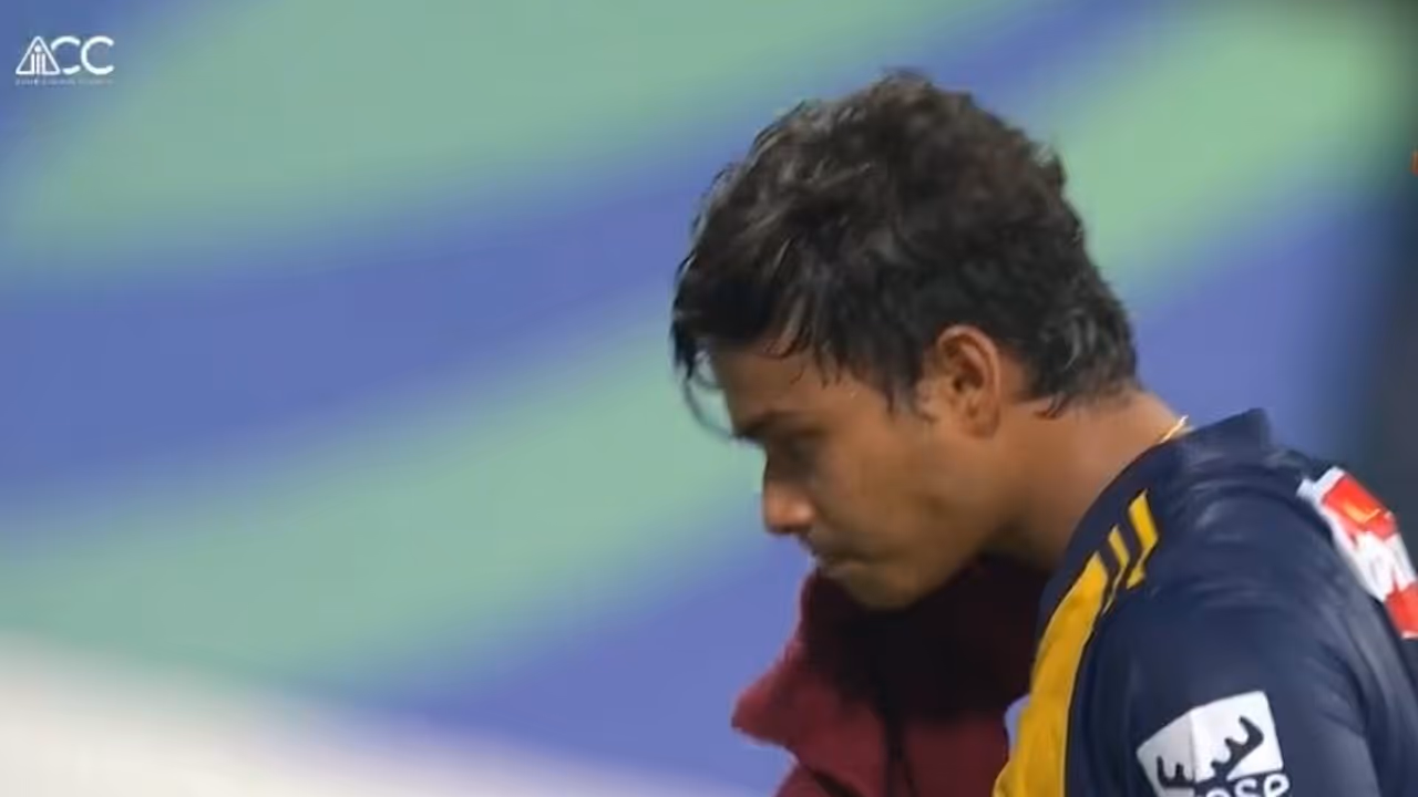 Sri Lanka Spinner Dunith Wellalage Father Death