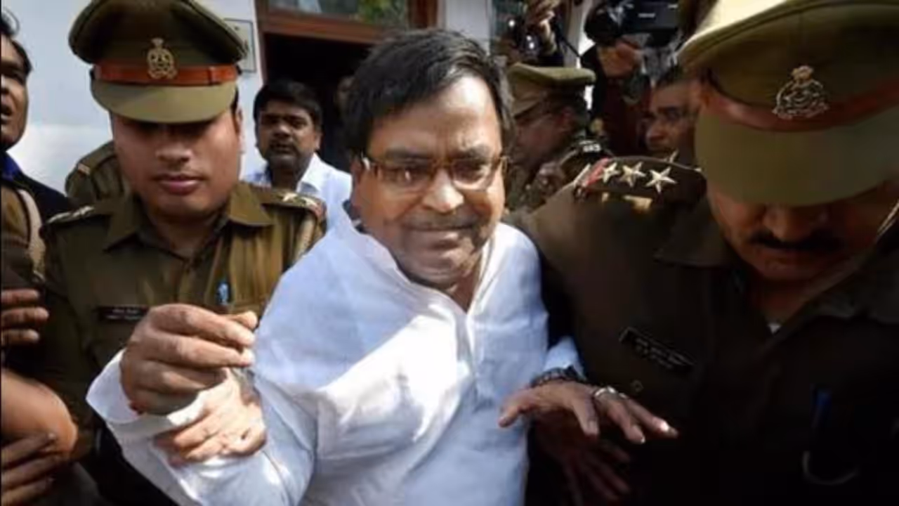 gayatri prasad prajapati lucknow jail attack gayatri prasad prajapati lucknow jail attack