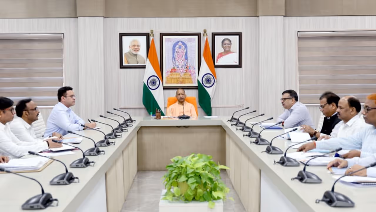 yogi adityanath water conservation tube well modernization 2025