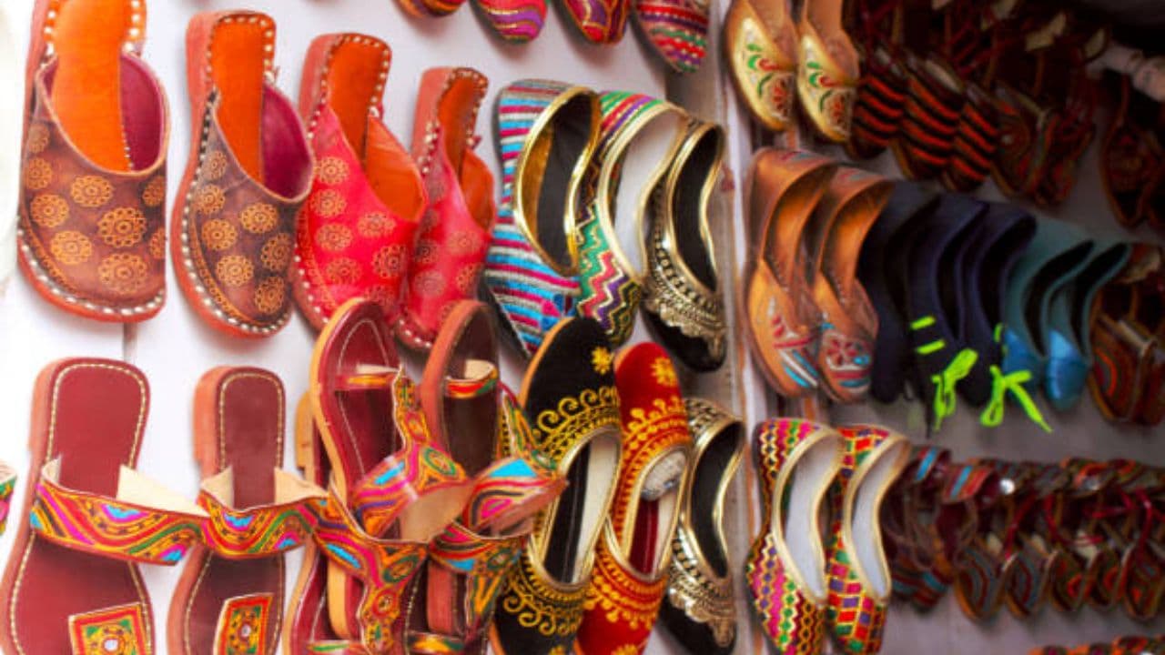 ladies footwear market in delhi